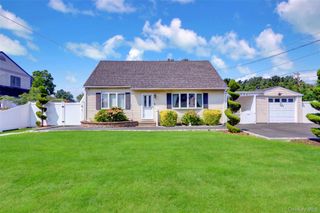 290 Eastwood, Deer Park, NY 11729