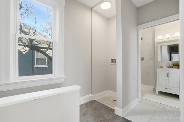 3244 Glenmore Avenue, Cincinnati, OH 45211