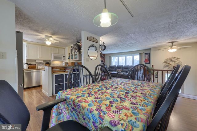 417 FREDERICK DR, Dallastown, PA 17313