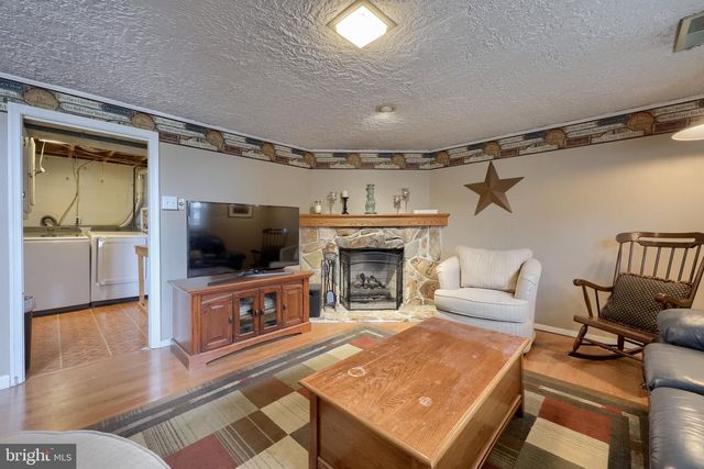 417 FREDERICK DR, Dallastown, PA 17313