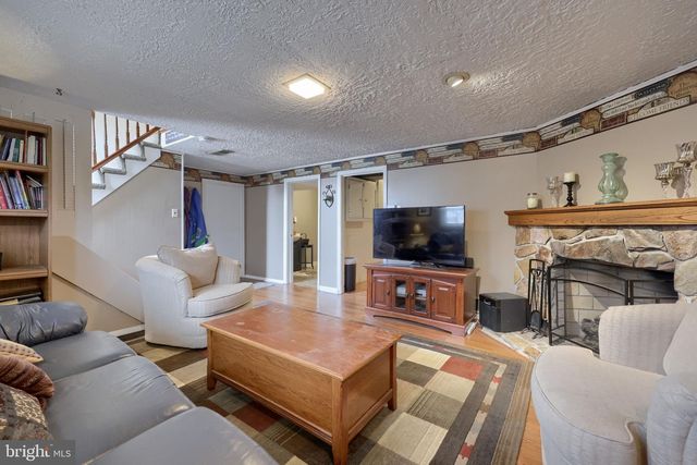 417 FREDERICK DR, Dallastown, PA 17313