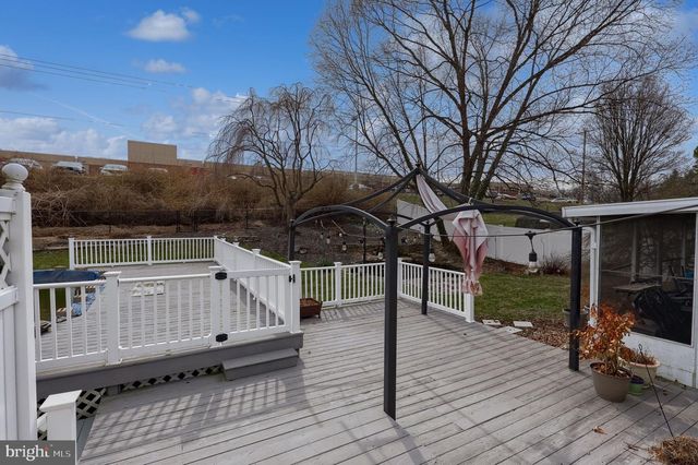 417 FREDERICK DR, Dallastown, PA 17313