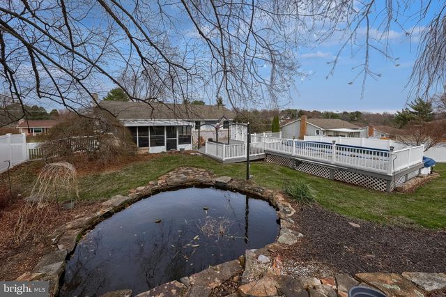 417 FREDERICK DR, Dallastown, PA 17313