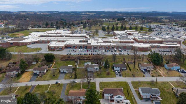 417 FREDERICK DR, Dallastown, PA 17313