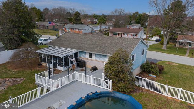 417 FREDERICK DR, Dallastown, PA 17313