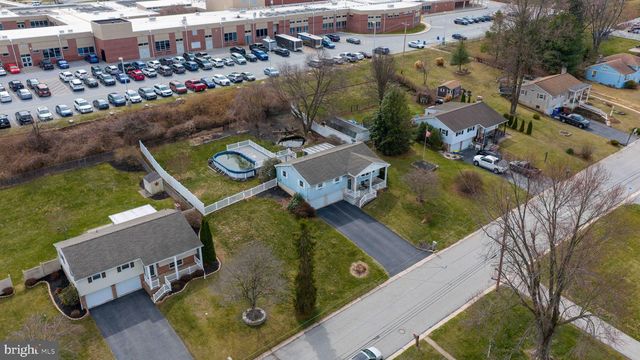 417 FREDERICK DR, Dallastown, PA 17313