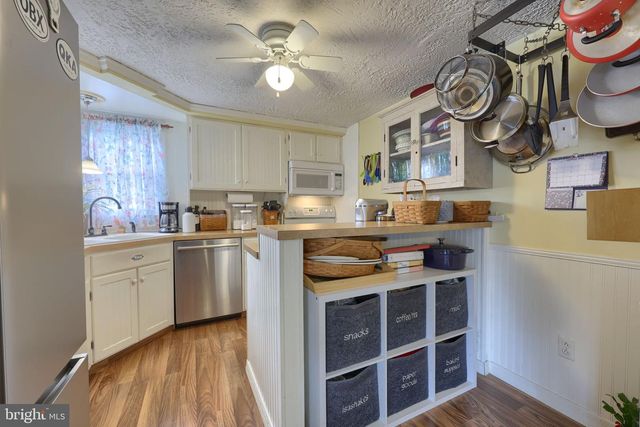 417 FREDERICK DR, Dallastown, PA 17313