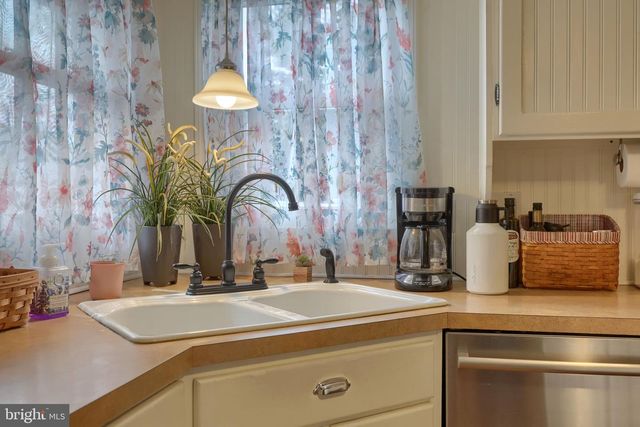 417 FREDERICK DR, Dallastown, PA 17313