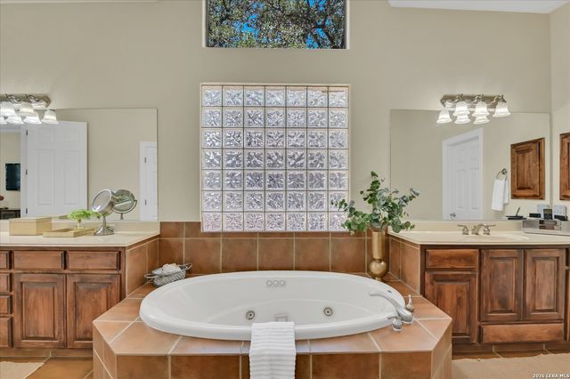 2715 WINDING VW, San Antonio, TX 78260