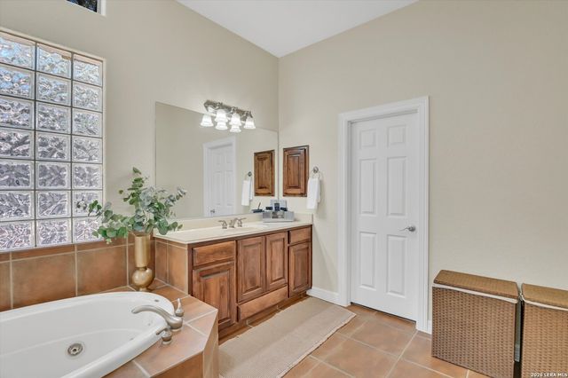 2715 WINDING VW, San Antonio, TX 78260