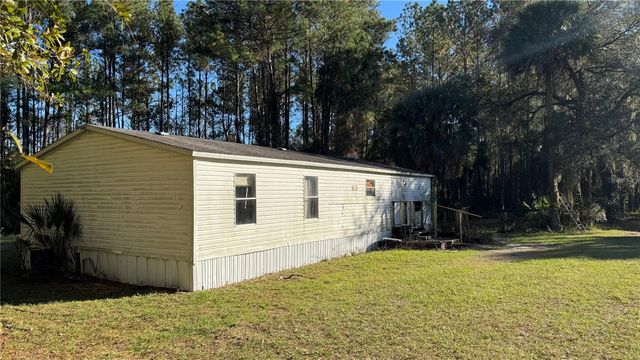 17221 SE 95TH STREET ROAD, Ocklawaha, FL 32179