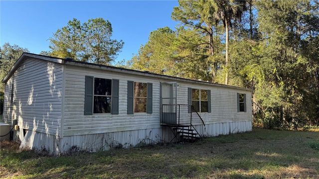 17221 SE 95TH STREET ROAD, Ocklawaha, FL 32179