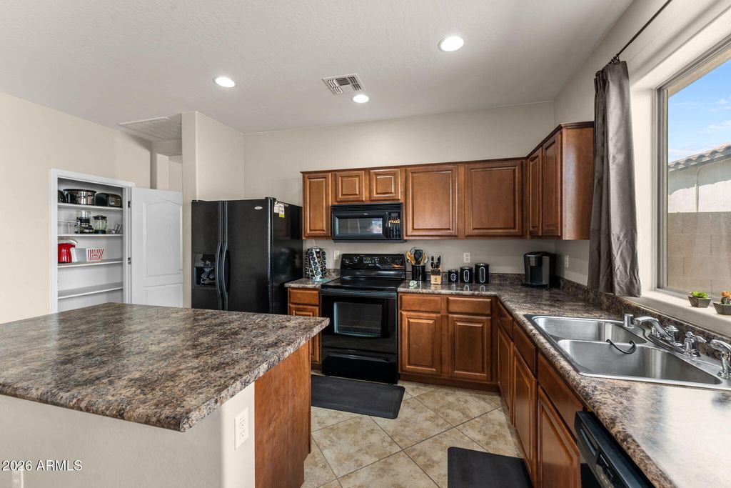 17632 W ACAPULCO Lane, Surprise, AZ 85388 — photo 5
