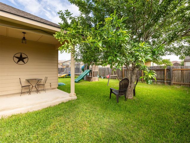 1016 Hondo LN, Hutto, TX 78634
