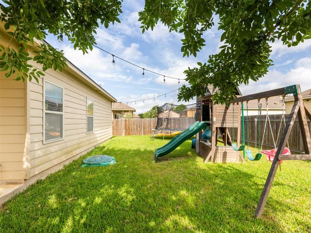 1016 Hondo LN, Hutto, TX 78634