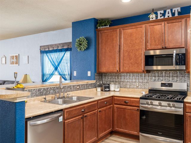 1016 Hondo LN, Hutto, TX 78634