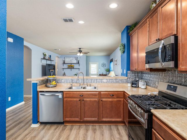 1016 Hondo LN, Hutto, TX 78634