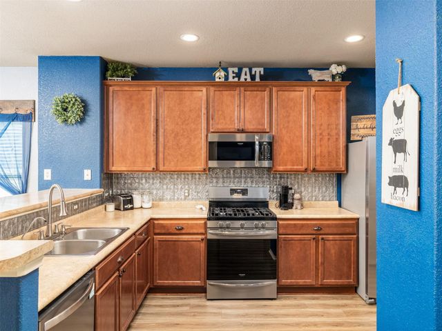 1016 Hondo LN, Hutto, TX 78634