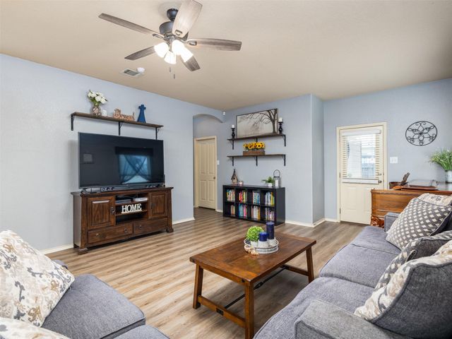 1016 Hondo LN, Hutto, TX 78634