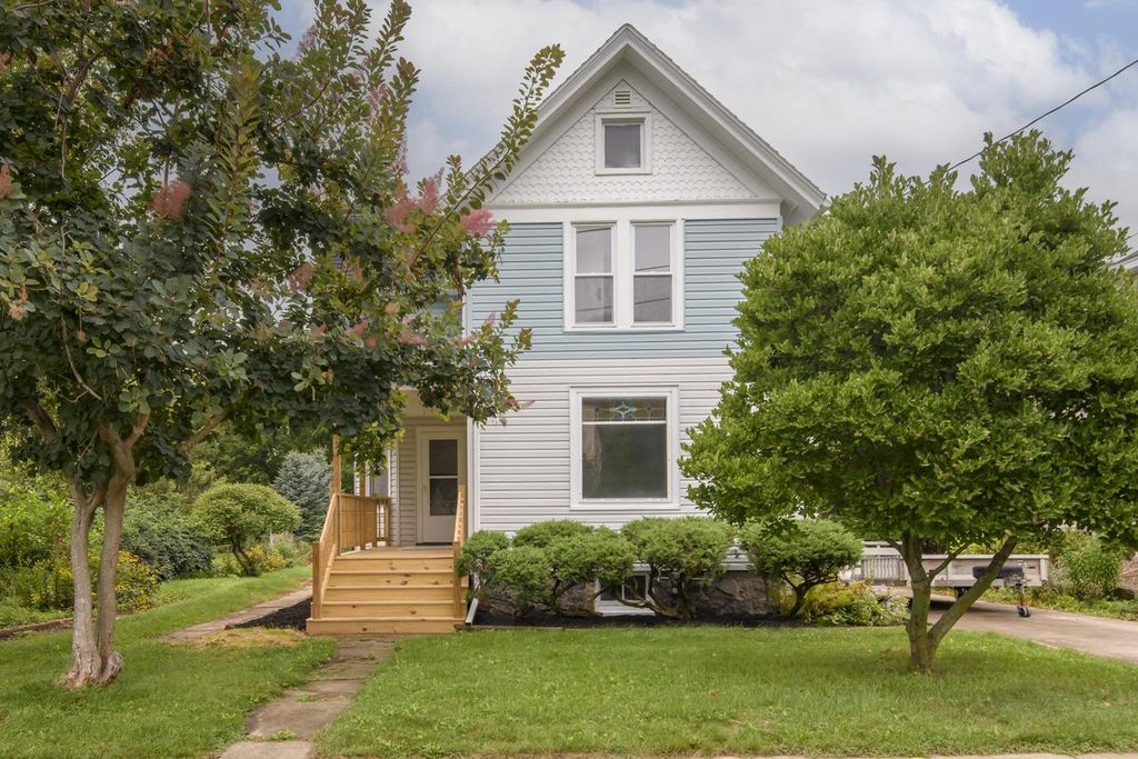 1108 N 2nd STREET, Watertown, WI 53098