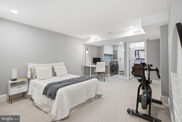 236 WESMOND DR, Alexandria, VA 22305