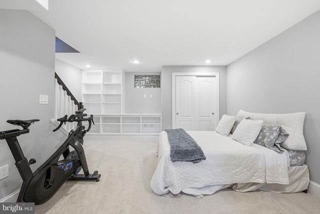 236 WESMOND DR, Alexandria, VA 22305