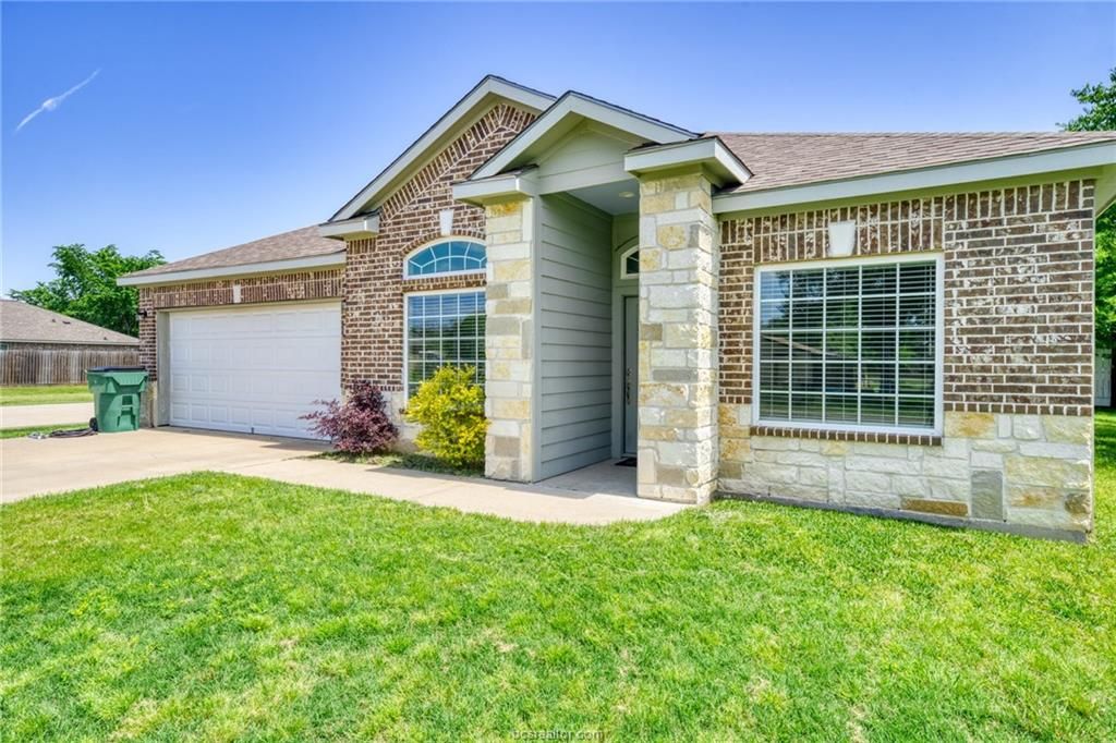 1104 Jennifer Street, Madisonville, TX 77864 — exterior