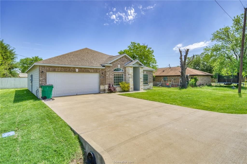 1104 Jennifer Street, Madisonville, TX 77864 — photo 2