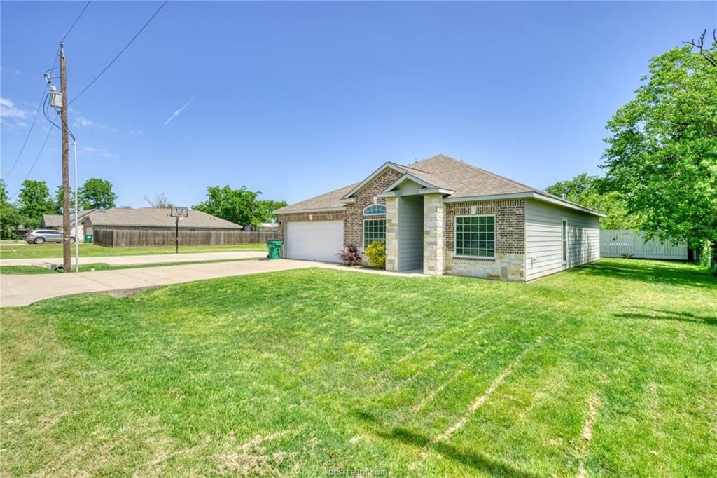 1104 Jennifer Street, Madisonville, TX 77864 — photo 3