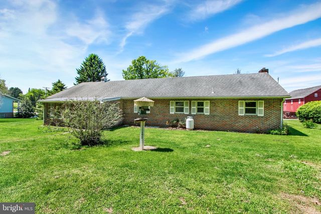 2482 PINE GROVE RD, York, PA 17403