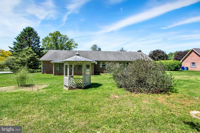 2482 PINE GROVE RD, York, PA 17403