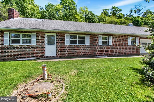 2482 PINE GROVE RD, York, PA 17403