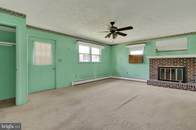 2482 PINE GROVE RD, York, PA 17403