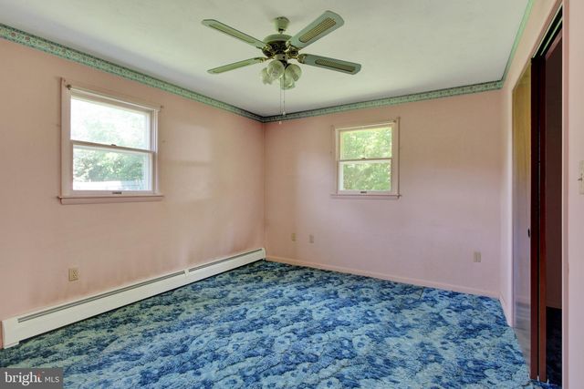 2482 PINE GROVE RD, York, PA 17403