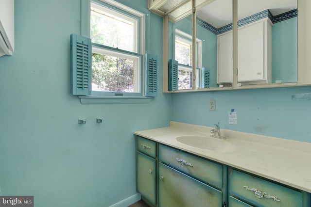 2482 PINE GROVE RD, York, PA 17403