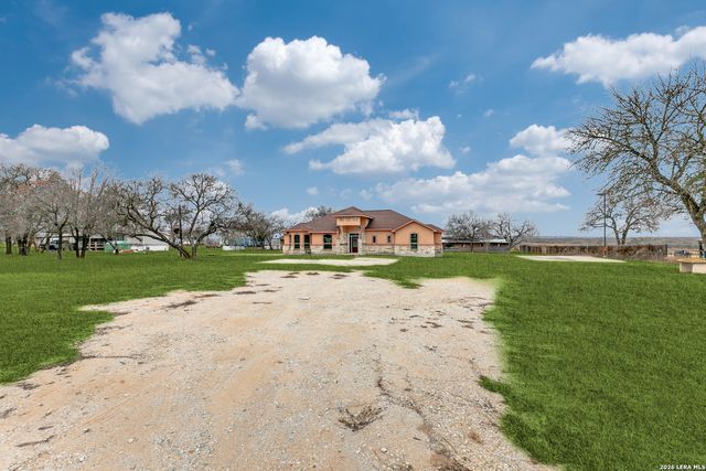 470 Blue Quail, Lytle, TX 78052