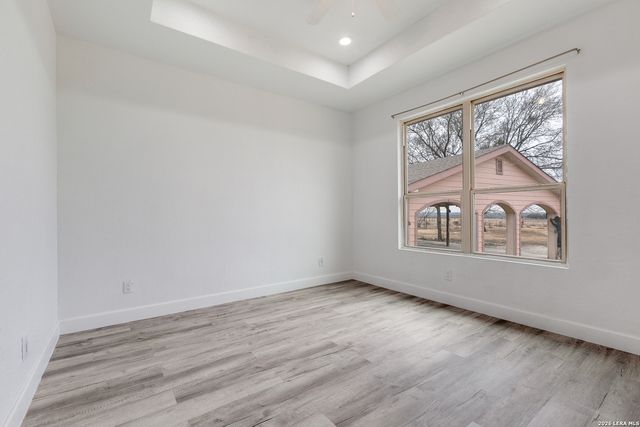 470 Blue Quail, Lytle, TX 78052