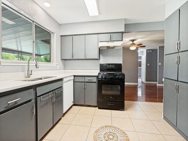 3122 Cheyenne Street, Irving, TX 75062