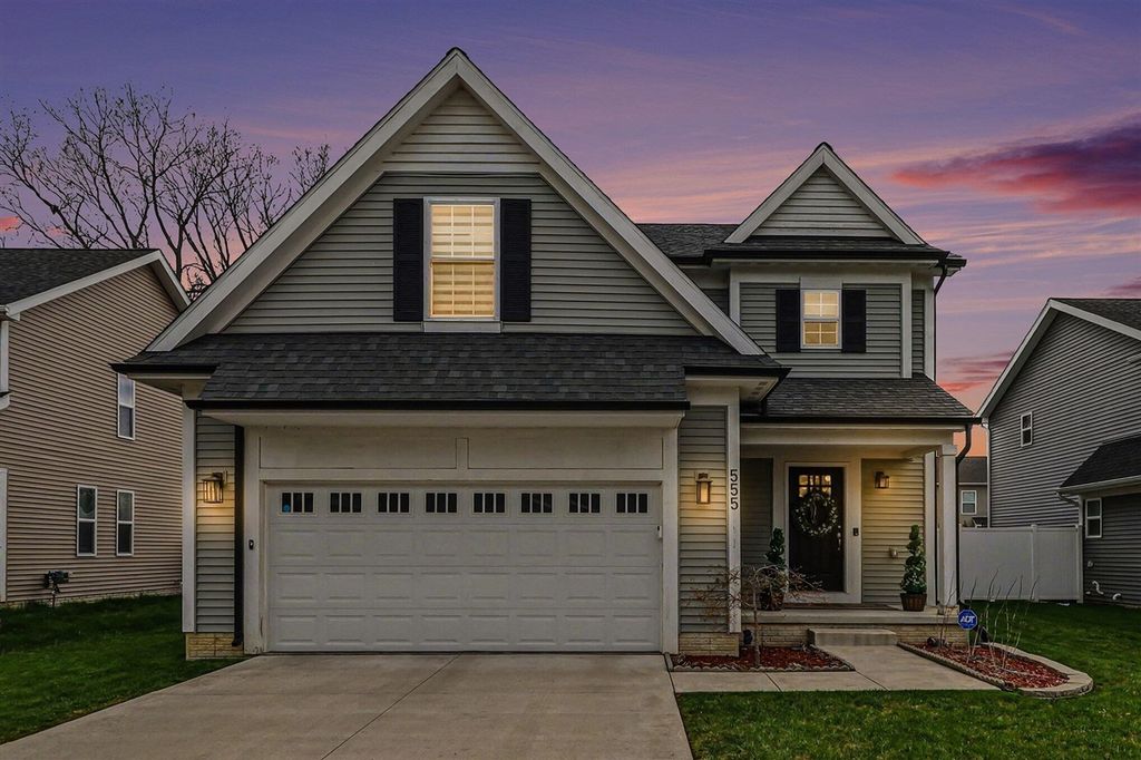 555 S Winding Drive, Waterford, MI 48328