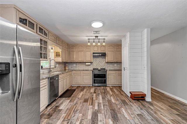 1152 SE 42ND AVENUE, Ocala, FL 34471