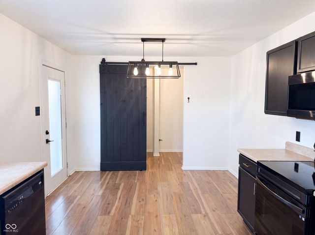 949 Colonial Way, Franklin, IN 46131