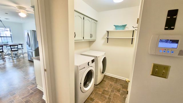 396 N MAIN ST, Collierville, TN 38017