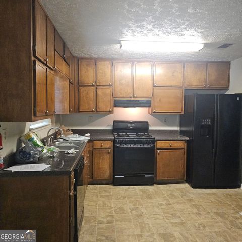 5906 Summerglen Lane, College Park, GA 30349