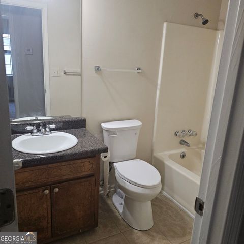 5906 Summerglen Lane, College Park, GA 30349