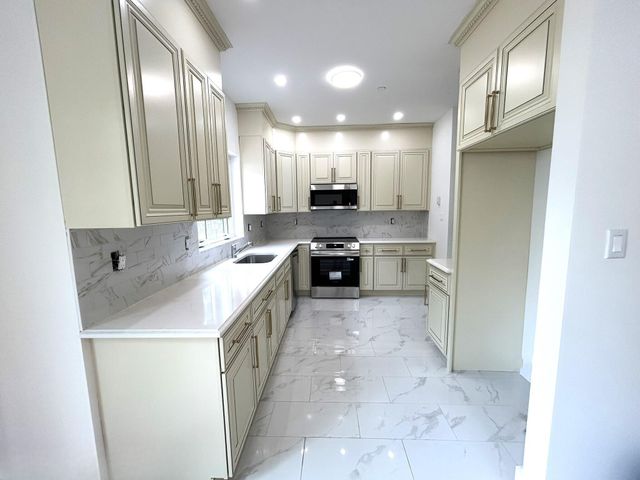 23 Marie Street, Staten Island, NY 10305