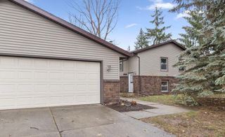 4690 Stauffer Avenue, Grand Rapids, MI 49508