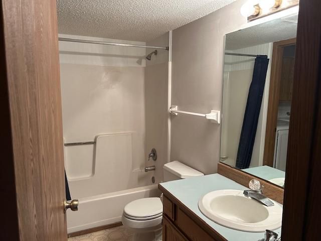 3569 Blue Jay Way 201, Eagan, MN 55123