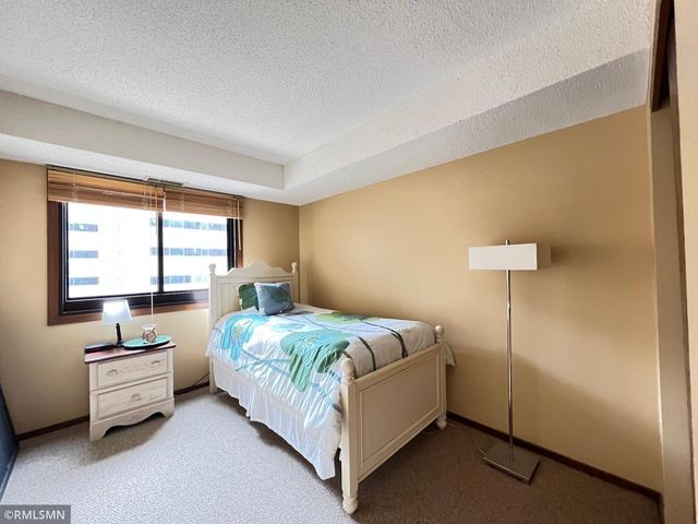 26 10th Street W 607, Saint Paul, MN 55102