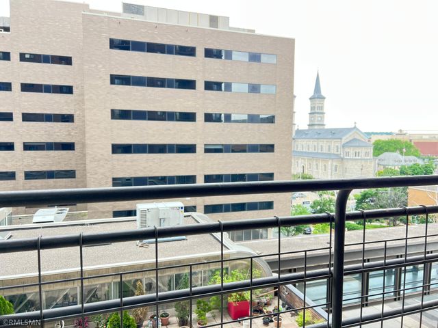 26 10th Street W 607, Saint Paul, MN 55102