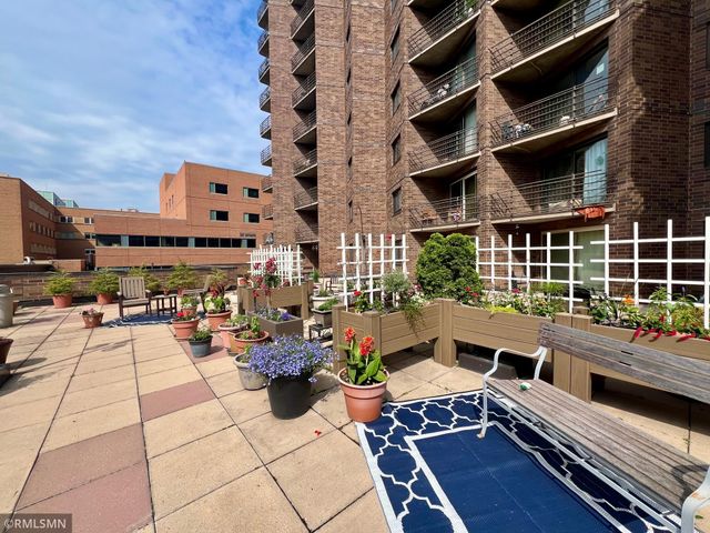 26 10th Street W 607, Saint Paul, MN 55102